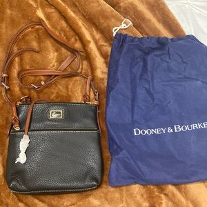 NWOT Dooney & Bourke Crossbody Black and brown bag